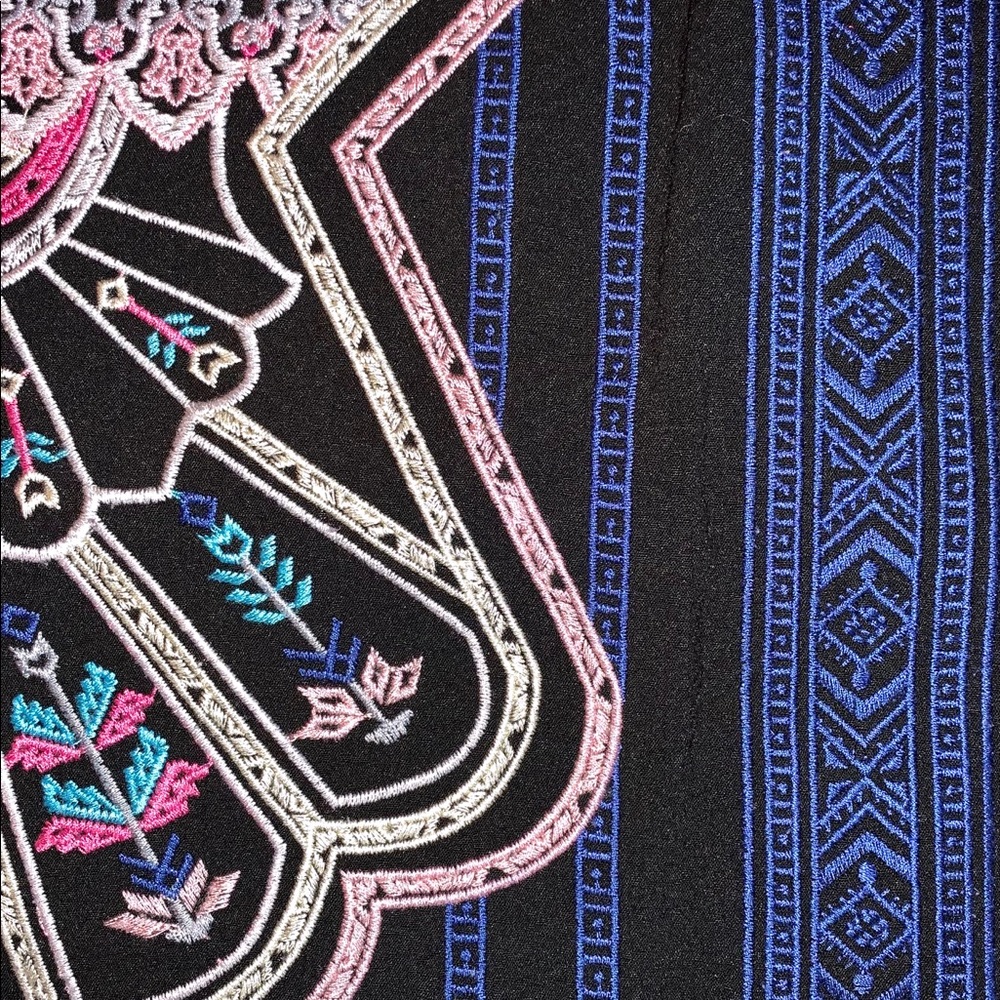 Patterned Mini Skirt - Picture 3 of 4